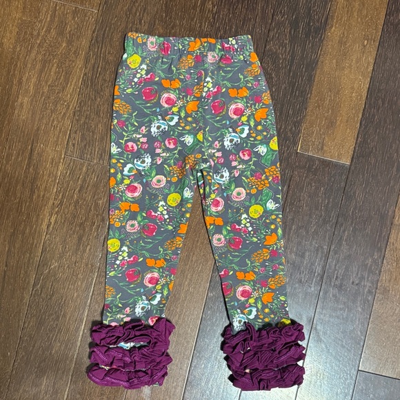 Floral Patterned Leggings with Ruffled Ankles size 4T - Picture 2 of 3